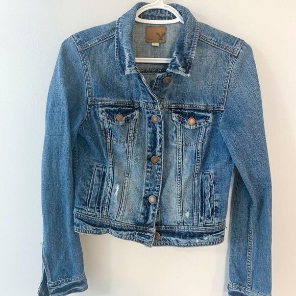 American Eagle Cropped Denim Jacket - Picture 2 of 9